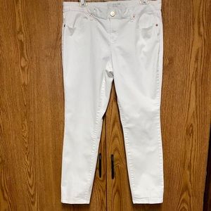 No-Boundaries ladies white Jeans